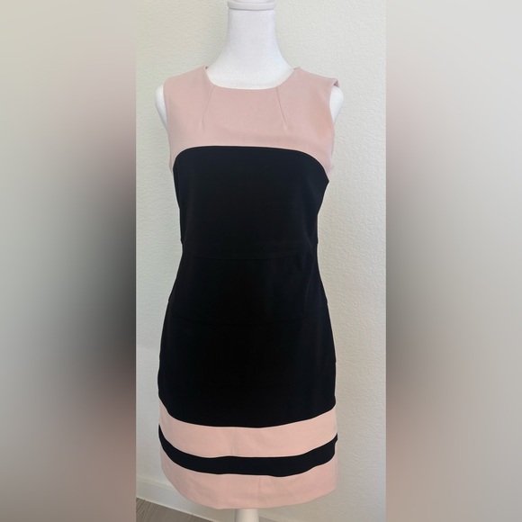 Tommy Hilfiger Dresses & Skirts - Tommy Hilfiger Black and Light Pink Sleeveless Colorblock Midi Dress
